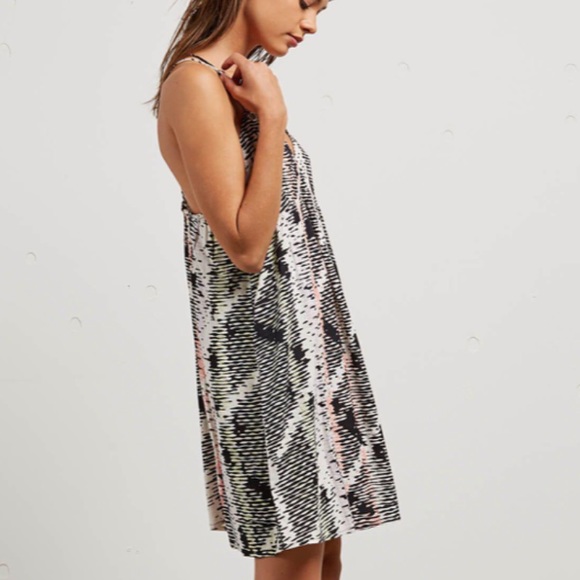 Volcom Dress NWT - Picture 3 of 8